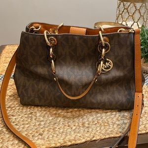 Michael kors satchel handbag. New condition/ hardly used.